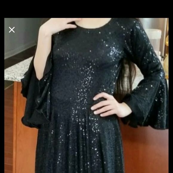 Maxi - Picture 3 of 6